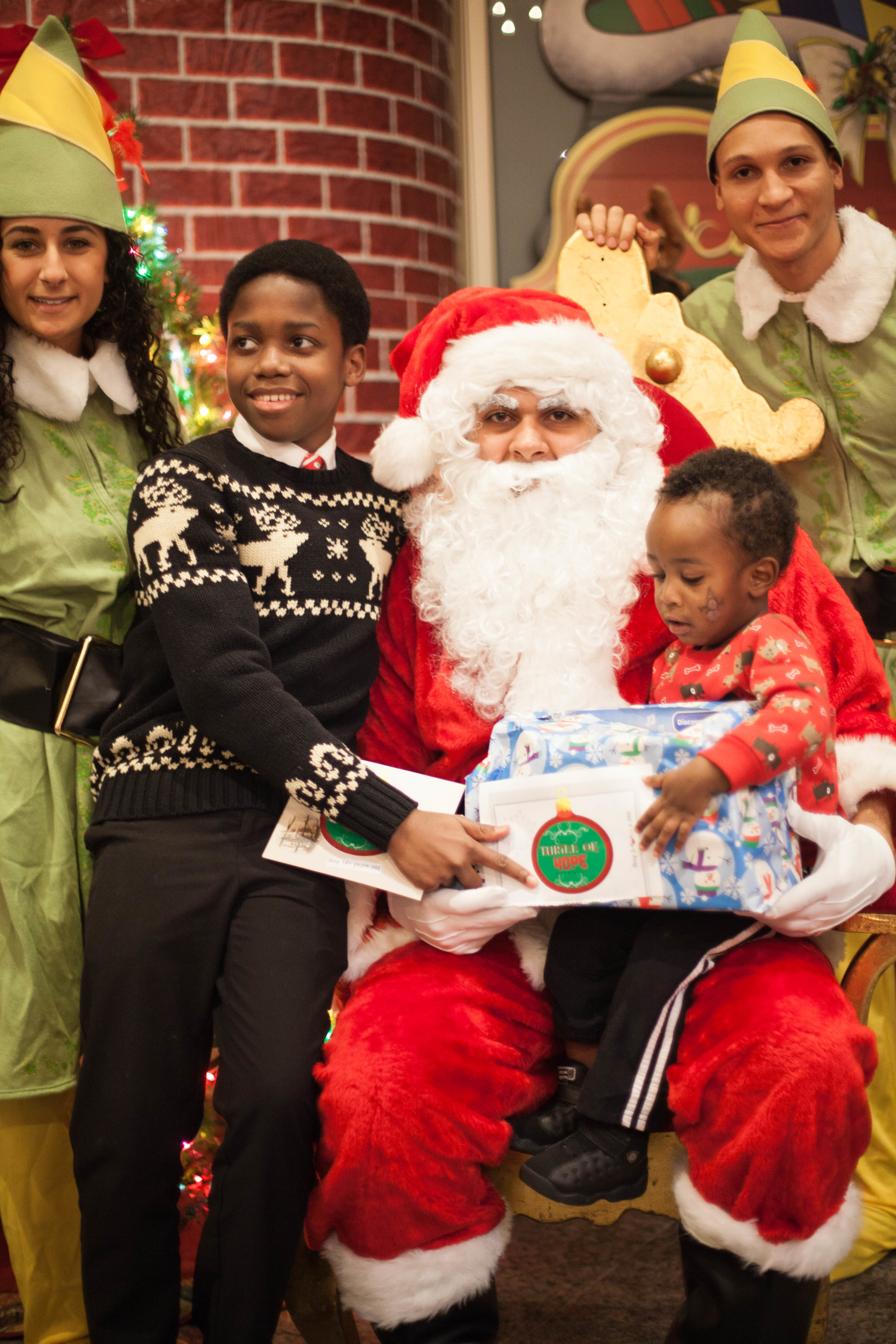 hope-holiday-party-2016_31567450416_o.jpg