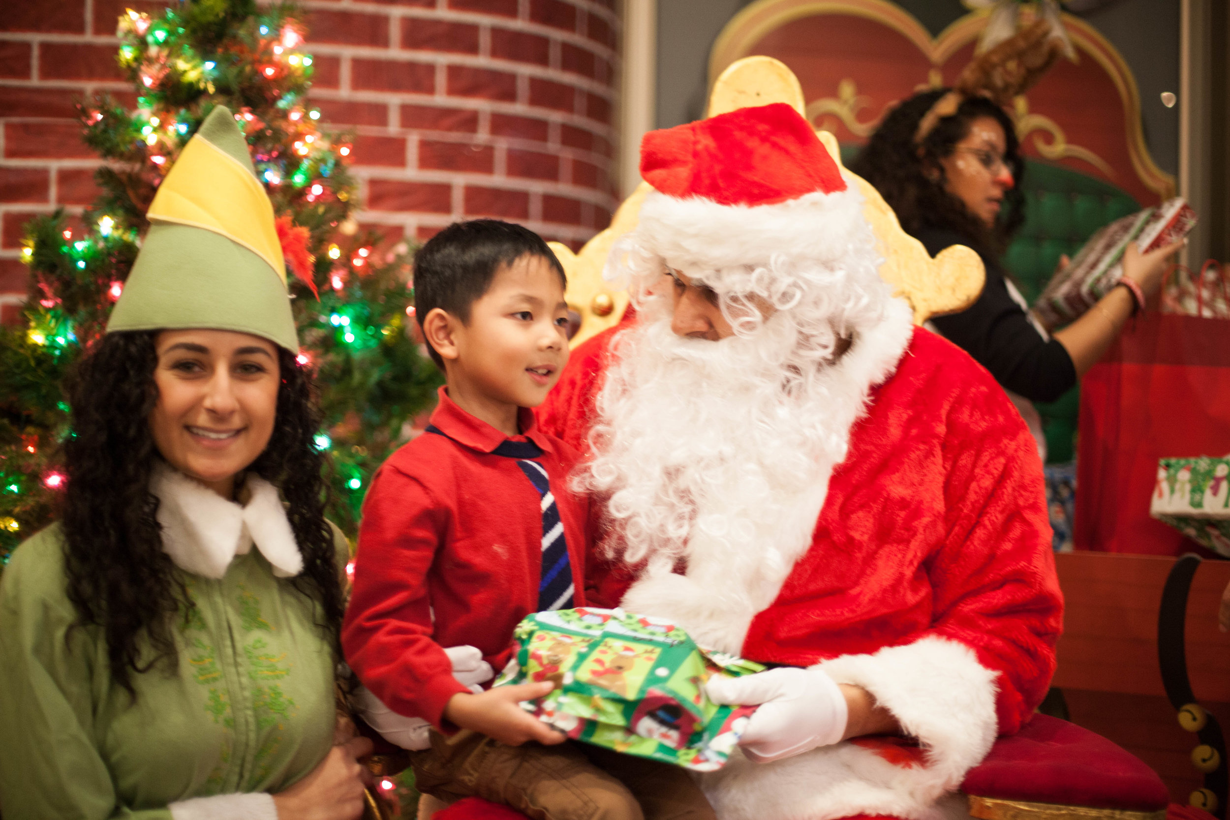 hope-holiday-party-2016_31457994532_o.jpg