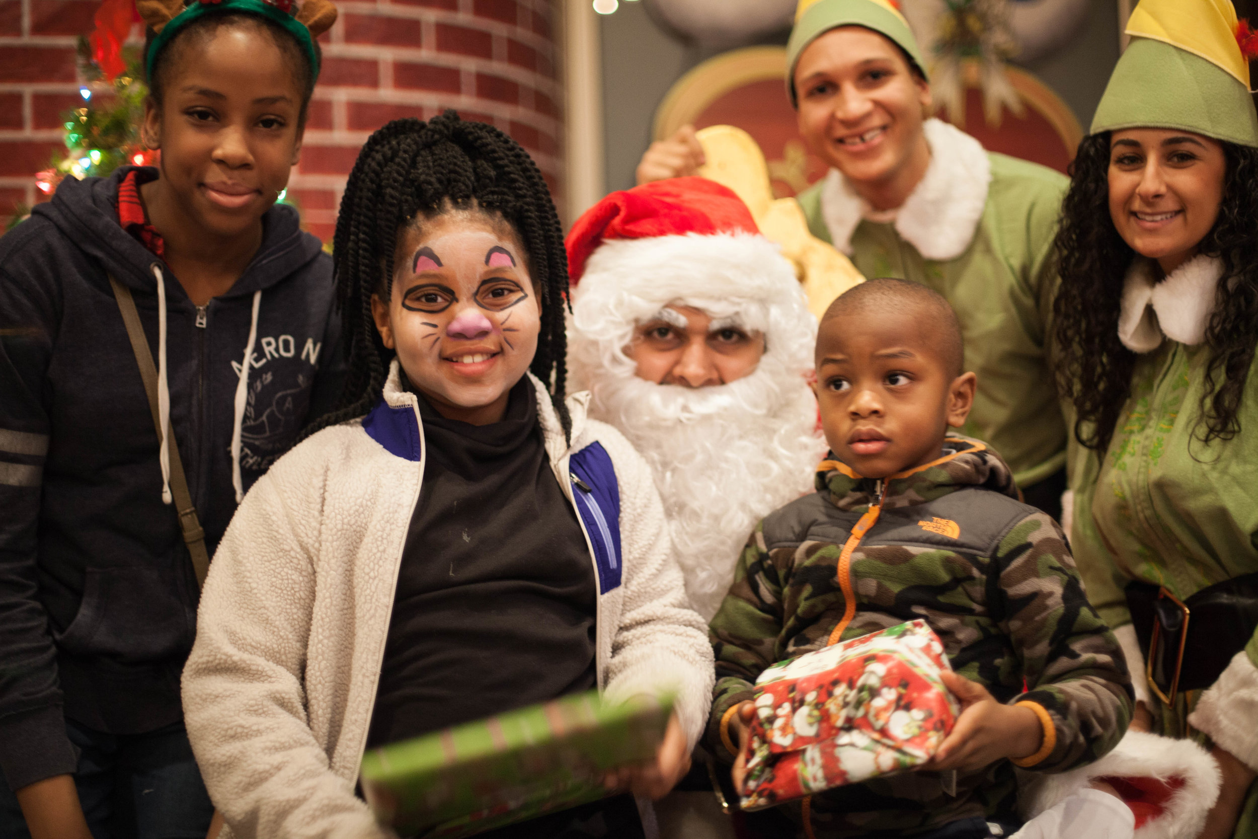 hope-holiday-party-2016_31567452256_o.jpg